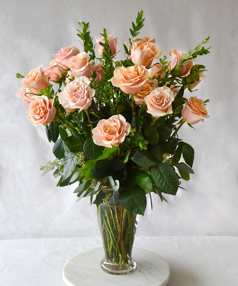Luxurious Peach Roses in Vase